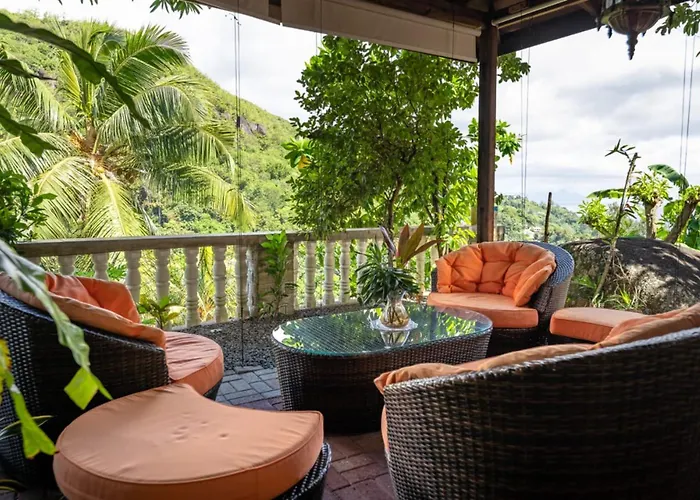 Spacious House With Shared Pool In Machabee