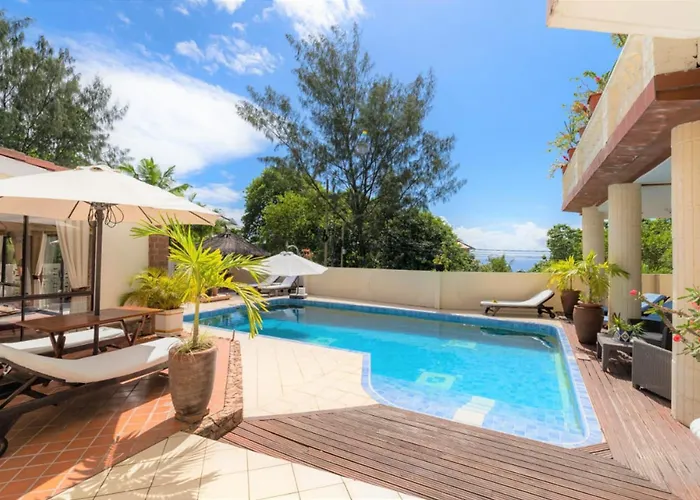 Spacious House With Shared Pool In Semesterbostad *