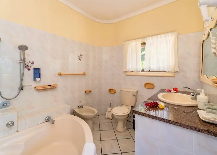Spacious House With Shared Pool In Semesterbostad *
