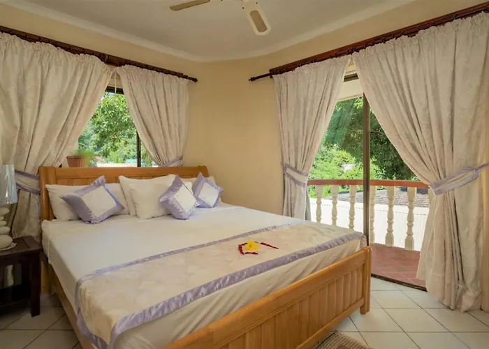 Spacious House With Shared Pool In * Machabee